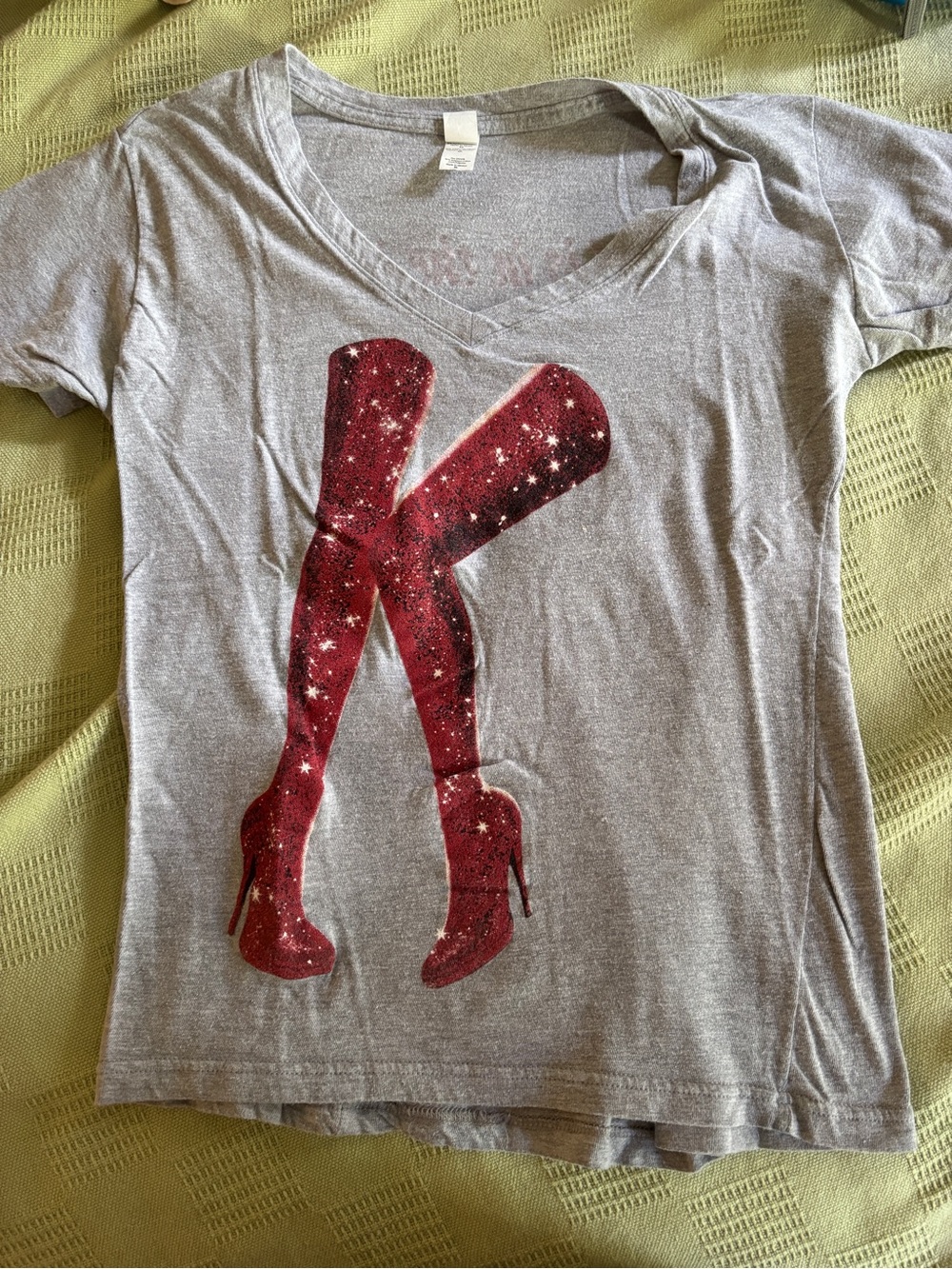 Women’s Kinky Boots v-neck